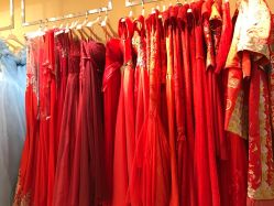 -满庭芳婚纱礼服店