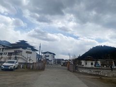 -鲁朗纳麦石锅鸡庄园