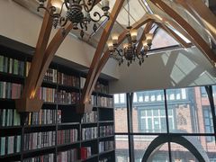 -钟书阁(松江泰晤士小镇店)