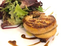 鹅肝配沙拉-Le Comptoir de la Gastronomie