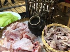 -洪氏嗨捞·广东猪肚鸡·椰子鸡火锅(西咸万象城店)