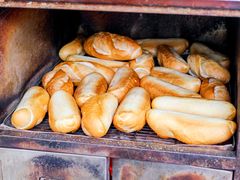 -Bánh Mì Huynh Hoa