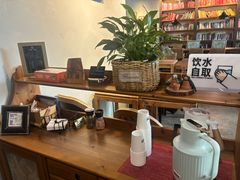 -房角石咖啡与书(吉大南校店)