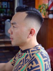 -海文先生国潮烫染男士理发馆