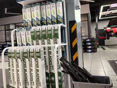 -哈贝卡汽车服务连锁(硕士路店)