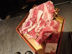 -铭牛烧肉·和牛海鲜自助(高新月牙湖店)