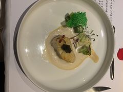 香煎法国鳕鱼配俄罗斯顶级鱼子酱-The V泽惟·低温慢煮料理