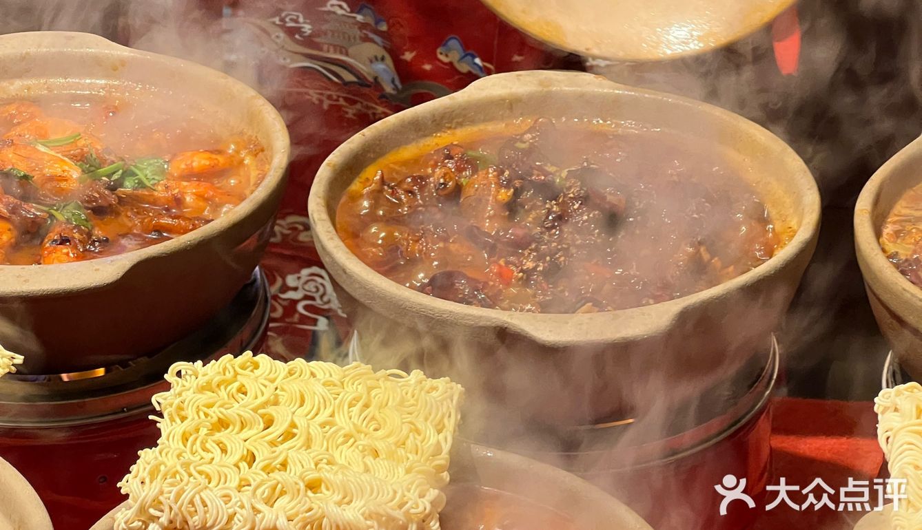 范翔我真是开到哪吃到哪 任何新店都不会错过!