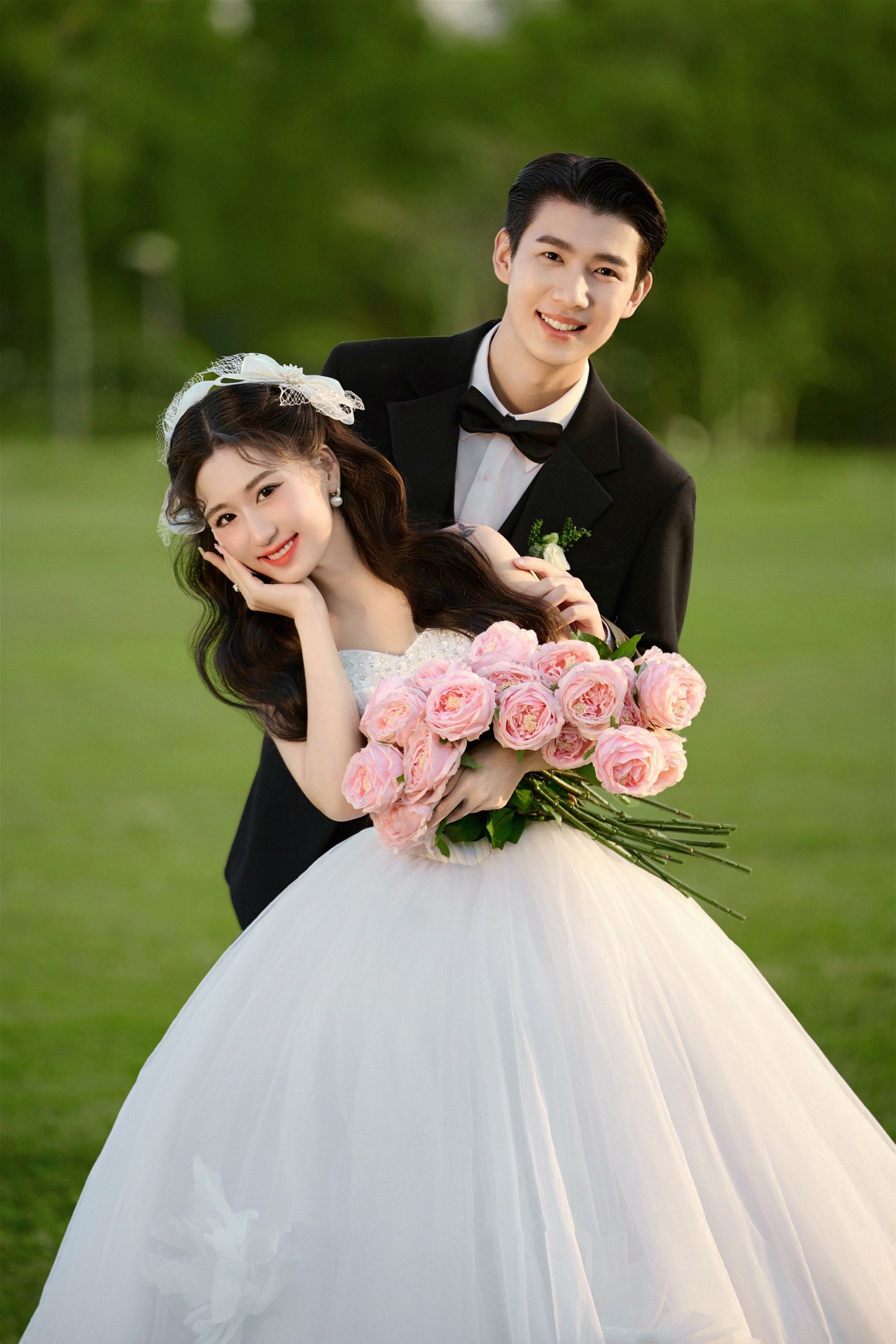 森系草坪小清新婚纱照