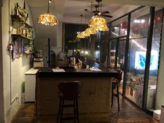 -有猫主题·治愈系猫咖(曾厝垵店)
