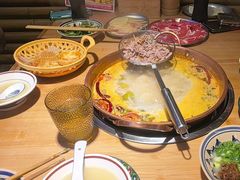 -洱火云南酸菜牛肉火锅(石景山当代商城店)