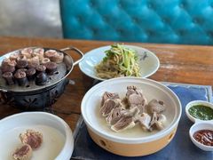 -蒙亨·手把肉·蒙古包文化主题餐厅(天恒广场店)