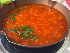 -毛辣果·贵州红酸汤牛肉火锅(西单店)