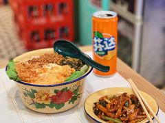 肉酱鲜汤粉-子固路老南昌拌粉(凯德星贸店)