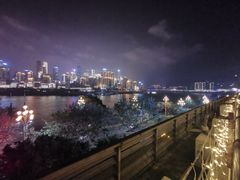 -冰冰龙虾·江湖菜·花园江景餐厅