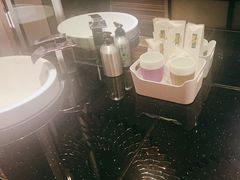 -喜鹊愉家酒店(郑州曼哈顿博览中心地铁站店)