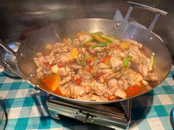 昱龙大盆牛蛙馆(三兴街总店)-"这个店铺还是我读中学的时候来过,有快