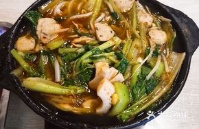 Double Noodle Hot Pot with Tofu and Potato Sticks