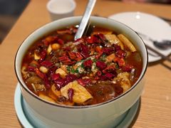 渝信毛血旺-渝信川菜 · 川味家常菜(财富购物中心店)