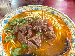 红烧牛肉面-金杨拉面王小吃面馆·牛三宝面·红烧牛肉粉