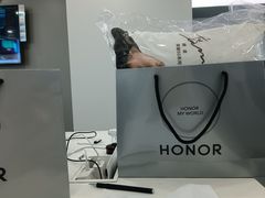 -荣耀授权专卖店(黄浦浙江中路店)