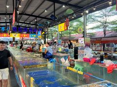 -三亚火车头万人海鲜广场