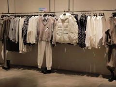 -URBAN REVIVO(七宝领展广场店)
