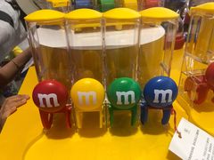 -m豆巧克力世界(上海世茂广场店)