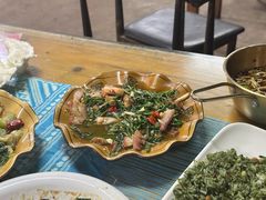 蕨菜炒酸肉-傣泐金湾餐厅