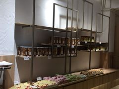 自助取餐区-顶东面包花园·生日蛋糕(世博店)