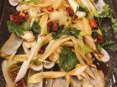 油泼蛏子-老东镇啤酒屋海鲜加工·蒸汽海鲜·海鲜烧烤(台东店)