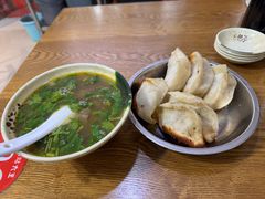 -黄阿姨锅贴大王(万航渡路店)