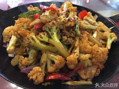 -鸿亨泰杂鱼馆(港馨家园店)