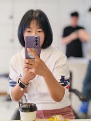 -镁连社·美联社