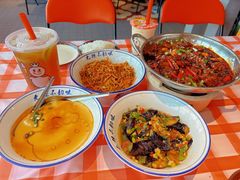 -笨豆腐居民楼菜馆•江西小炒(天津开发区店)
