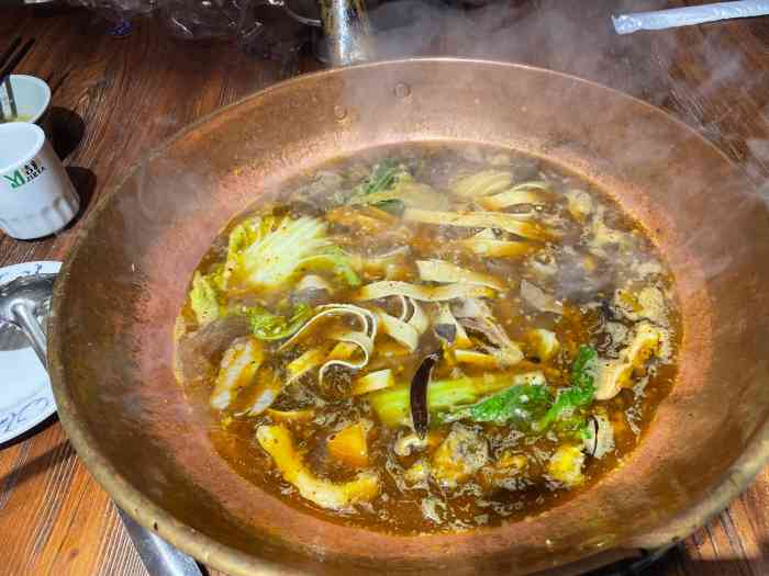 围炉铜瓢牛肉(桐柏路店)-"无意间发现一家在闹市区的一个小院子里别有