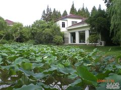 -上海怡沁园度假酒店