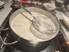 -尚尚仙·酸汤猪手·猪肚鸡火锅(华联万柳购物中心店)