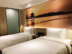-杭州西湖湖滨银泰亚朵酒店