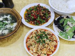 -乡土特色.冷锅鱼.牦牛肉汤锅