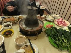 -洞庭洲·防空洞火锅·烧烤·铜锅涮肉(新百广场店)
