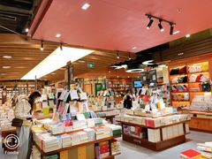 -西西弗书店(三峡广场湟恩新纪元购物广场店)