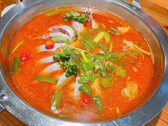 -野山舂·贵州现舂酸汤火锅(鸿通城店)