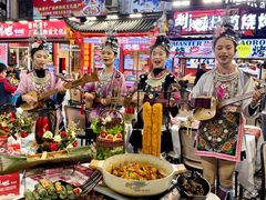 -刘姐啤酒鱼民族演艺餐厅(西街总店)