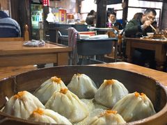 蟹粉小笼包-忆秦园小笼包(惠山古镇总店)