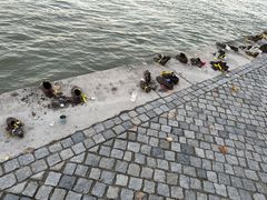 -多瑙河畔鞋履雕塑