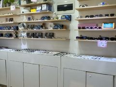 -天空之镜眼镜店蔡司依视路授权店(天通苑店)