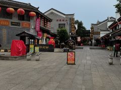 -巴陵广场