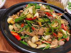 -老滇山寨•云南特色菜•地方菜•民族风情歌舞表演(金碧店)