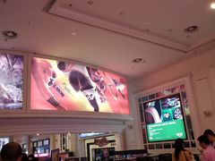 -SFC上影影城(南京新城市广场店)